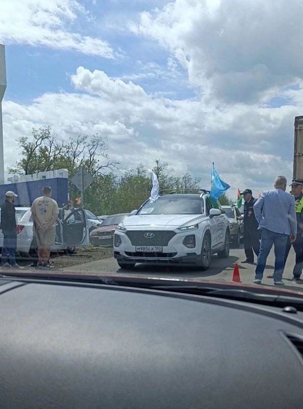 Поступают сообщения, что сегодня в 17:00 доступ к мемориальному комплексу Саур-Могила будет ограничен для обычных посетителей в связи с проведением концерта, предназначенного только для приглашенных лиц Поступают сообщения, что сегодня в 17:00 доступ к мемориальному комплексу Саур-Могила будет ограничен для обычных посетителей в связи с проведением концерта, предназначенного только для приглашенных лиц