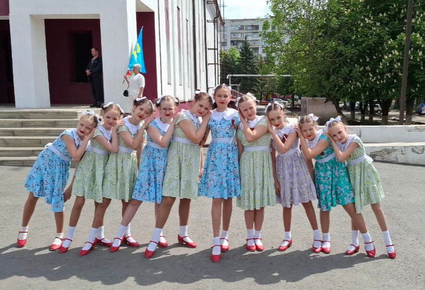 В Снежном прошла Всероссийская акция «Вальс Победы» В Снежном прошла Всероссийская акция «Вальс Победы»