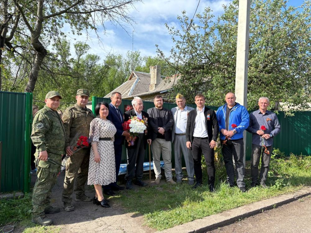 В Волновахе поздравили ветеранов с Днём Победы В Волновахе поздравили ветеранов с Днём Победы