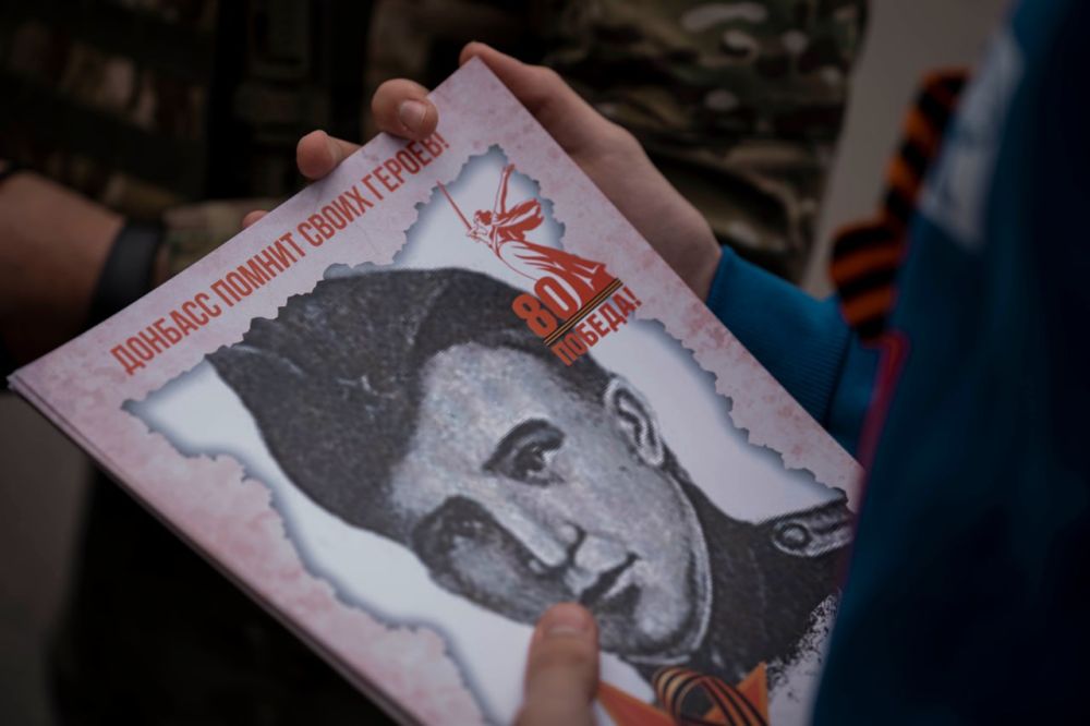 "Бессмертный автополк": донецкие водители разместили на своих машинах фото Героев войны "Бессмертный автополк": донецкие водители разместили на своих машинах фото Героев войны