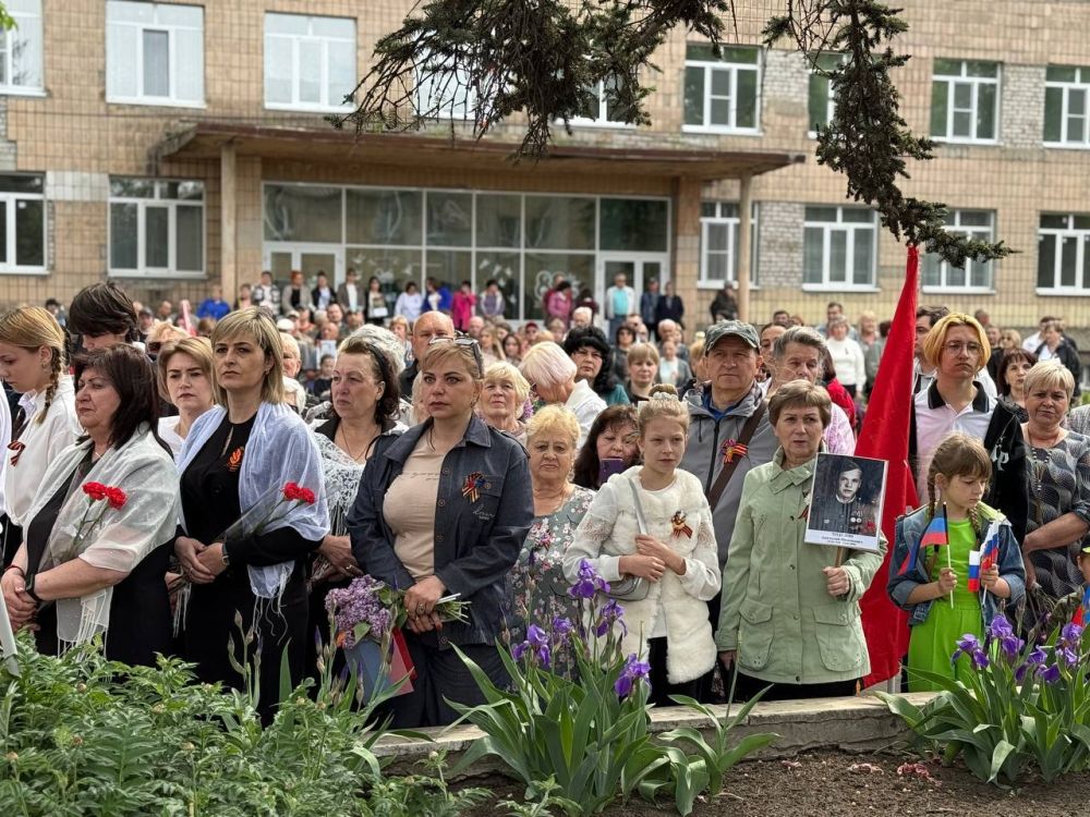 Денис Зубов: 80 лет Великой Победы. 9 мая в городском округе Иловайск состоялось памятное мероприятие, приуроченное к празднованию 80- летия Великой Победы – торжественный митинг и возложение цветов Денис Зубов: 80 лет Великой Победы. 9 мая в городском округе Иловайск состоялось памятное мероприятие, приуроченное к празднованию 80- летия Великой Победы – торжественный митинг и возложение цветов