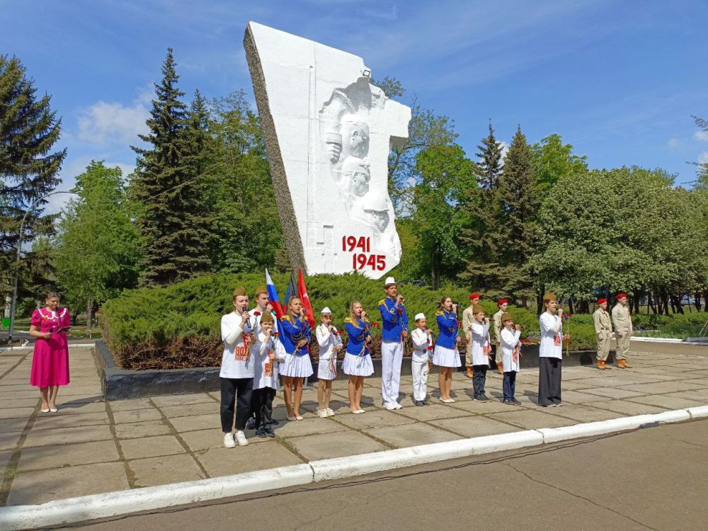 Александр Шатов: В Шахтерске состоялись торжественные мероприятия, посвященные 80-летию Великой Победы Александр Шатов: В Шахтерске состоялись торжественные мероприятия, посвященные 80-летию Великой Победы