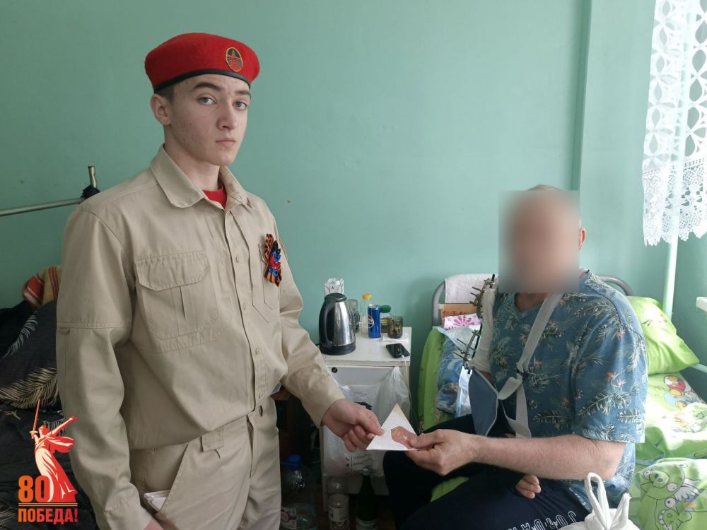 Представители женского движения навестили защитников в госпитале ко Дню Победы Представители женского движения навестили защитников в госпитале ко Дню Победы
