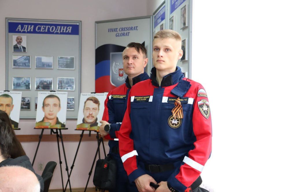 В преддверии Дня Победы студенты-спасатели Донецкого РО ВСКС приняли участие в патриотических акциях, отдавая дань уважения подвигу героев Великой Отечественной войны В преддверии Дня Победы студенты-спасатели Донецкого РО ВСКС приняли участие в патриотических акциях, отдавая дань уважения подвигу героев Великой Отечественной войны