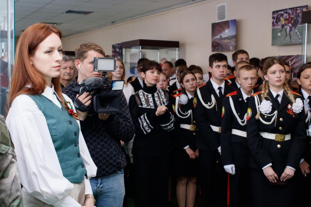 7 мая в Донецком республиканском краеведческом музее состоялось открытие выставки «Живи и процветай» к 11 – й годовщине образования Донецкой Народной Республики 7 мая в Донецком республиканском краеведческом музее состоялось открытие выставки «Живи и процветай» к 11 – й годовщине образования Донецкой Народной Республики