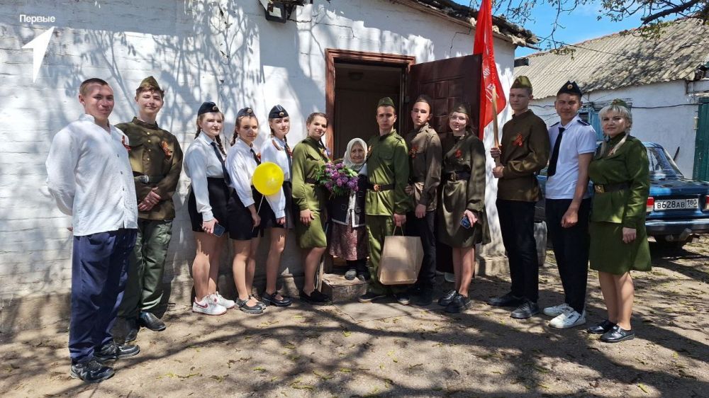 Дань уважения!. Первые Кировской школы поздравили ветеранов Великой Отечественной войны Дань уважения!. Первые Кировской школы поздравили ветеранов Великой Отечественной войны