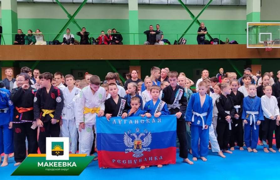 В Макеевке состоялось торжественное открытие межрегионального турнира по джиу-джитсу В Макеевке состоялось торжественное открытие межрегионального турнира по джиу-джитсу
