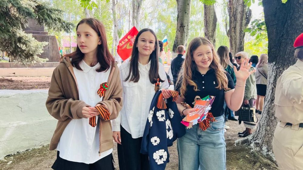 Акция "Георгиевская лента - 2025" в городском округе Торез: дань уважения героям Великой Отечественной Акция "Георгиевская лента - 2025" в городском округе Торез: дань уважения героям Великой Отечественной