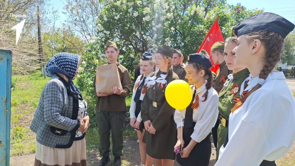 Дань уважения!. Первые Кировской школы поздравили ветеранов Великой Отечественной войны Дань уважения!. Первые Кировской школы поздравили ветеранов Великой Отечественной войны