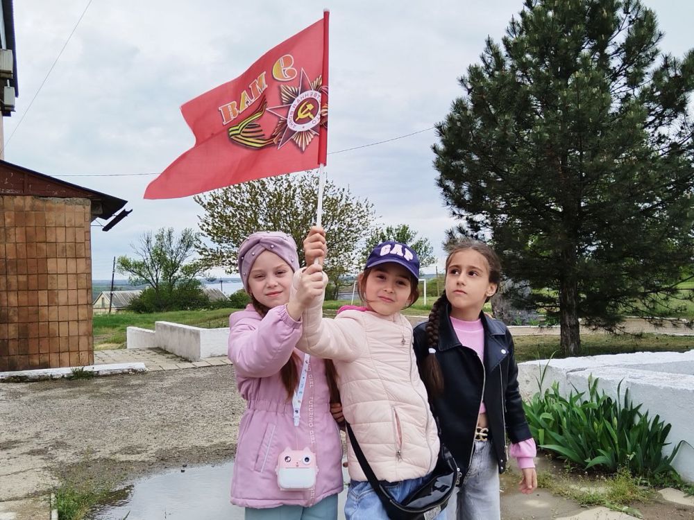 07.05.2025 депутат Тельмановского муниципального совета Мария Вагнер приняла участие в патриотической акции «Автопоезд Победы» в с. Чермалык 07.05.2025 депутат Тельмановского муниципального совета Мария Вагнер приняла участие в патриотической акции «Автопоезд Победы» в с. Чермалык