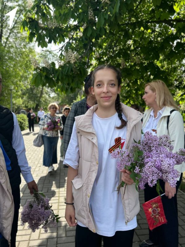 Навсегда в наших сердцах!. Активисты Мангушского штаба Движения Первых стали частью торжественных митингов и возложений, посвящённых 80-летию Великой Победы Это не просто праздник — это дань уважения и памяти тем, кто... Навсегда в наших сердцах!. Активисты Мангушского штаба Движения Первых стали частью торжественных митингов и возложений, посвящённых 80-летию Великой Победы Это не просто праздник — это дань уважения и памяти тем, кто...