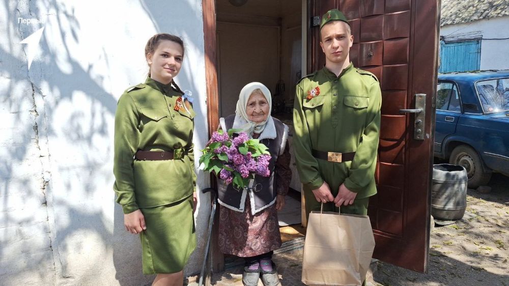 Дань уважения!. Первые Кировской школы поздравили ветеранов Великой Отечественной войны Дань уважения!. Первые Кировской школы поздравили ветеранов Великой Отечественной войны