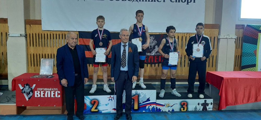 Енакиевские спортсмены на Республиканских соревнованиях Енакиевские спортсмены на Республиканских соревнованиях