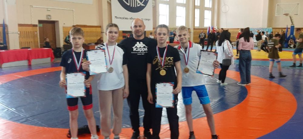 Енакиевские спортсмены на Республиканских соревнованиях Енакиевские спортсмены на Республиканских соревнованиях