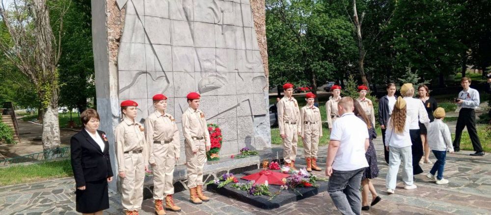 Юнармейский почётный караул "Пост №1" Юнармейский почётный караул "Пост №1"