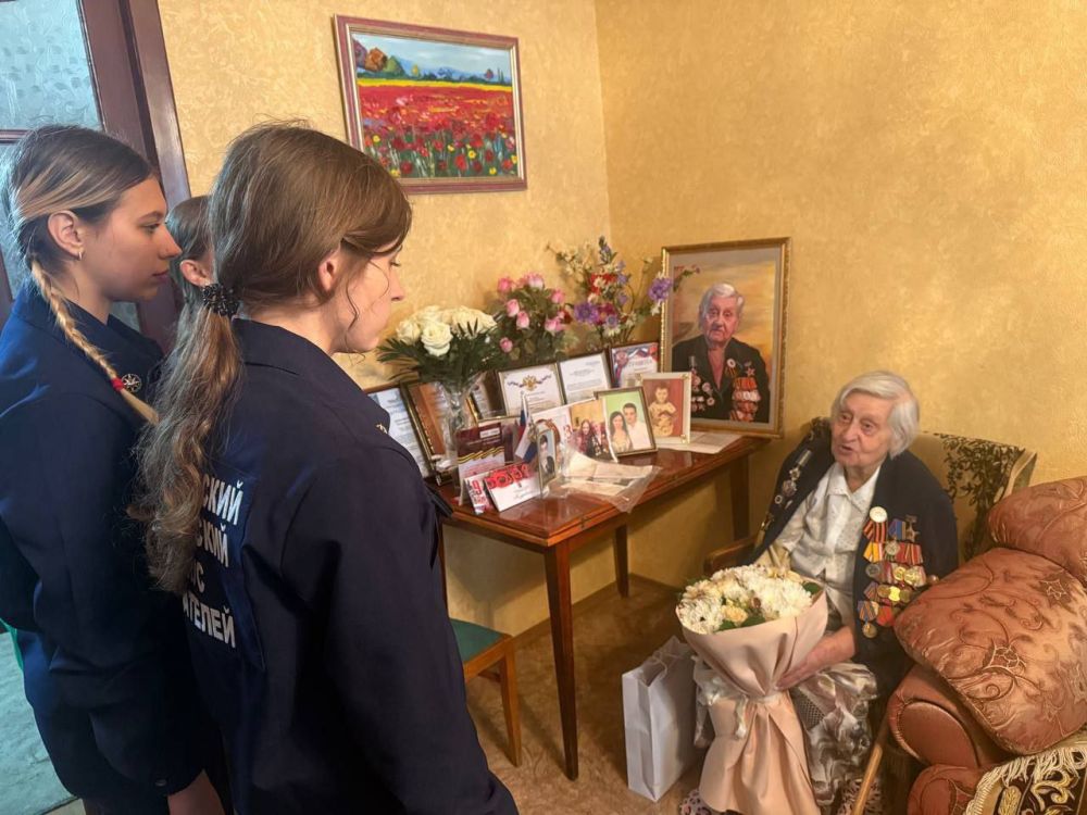 Добровольцы Донецкого РО ВСКС из Донецка, Макеевки и Мариуполя поздравили ветеранов Великой Отечественной войны с праздником Великой Победы Добровольцы Донецкого РО ВСКС из Донецка, Макеевки и Мариуполя поздравили ветеранов Великой Отечественной войны с праздником Великой Победы