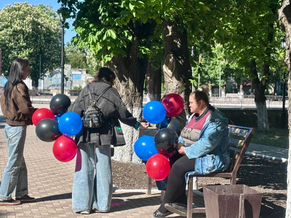 Сегодня в Донецкой Народной Республике знаковый и значимый для всех её жителей праздник – День Республики! Сегодня в Донецкой Народной Республике знаковый и значимый для всех её жителей праздник – День Республики!