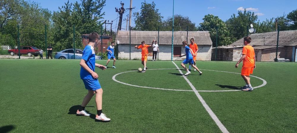 Турнир по мини-футболу среди юношеских команд Володарского муниципального округа, посвященный Дню Донецкой Народной Республики прошел 11 мая 2025 года, в пгт Турнир по мини-футболу среди юношеских команд Володарского муниципального округа, посвященный Дню Донецкой Народной Республики прошел 11 мая 2025 года, в пгт