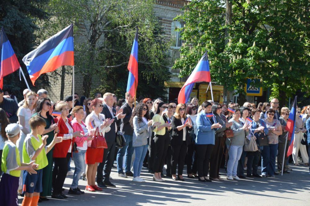 Сергей Юзвинкевич: Сегодня принял участие в торжественном мероприятии, посвященном Дню Донецкой Народной Республики Сергей Юзвинкевич: Сегодня принял участие в торжественном мероприятии, посвященном Дню Донецкой Народной Республики