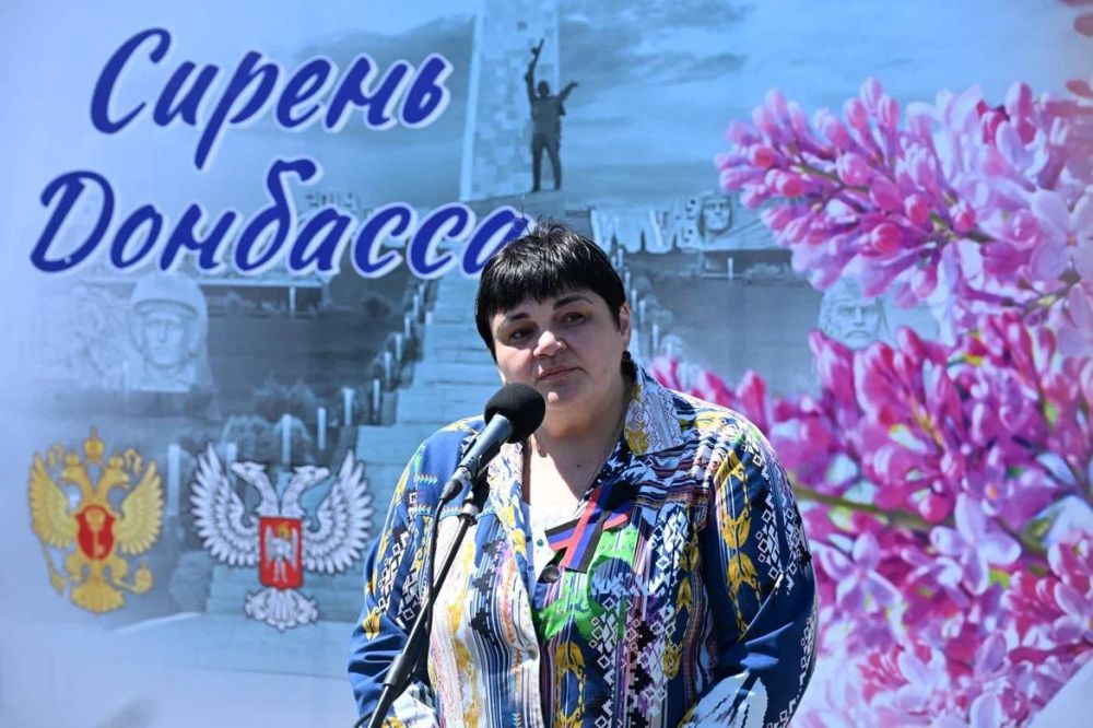 Константин Кузьмин: Сегодня, в День Донецкой Народной Республики, высадили 300 кустов сирени Константин Кузьмин: Сегодня, в День Донецкой Народной Республики, высадили 300 кустов сирени
