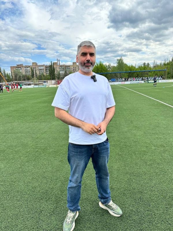 Алексей Дорофеев: Сегодня, в День Республики, посетил футбольный матч Алексей Дорофеев: Сегодня, в День Республики, посетил футбольный матч