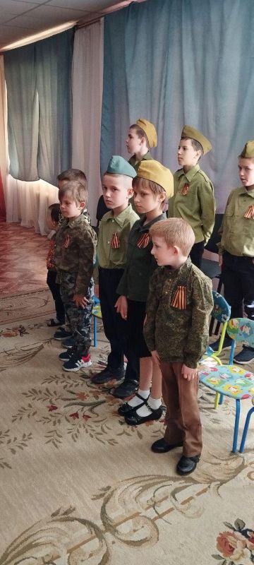 Праздничное мероприятие в Горловском детском социальном центре, приуроченное 80-летию Великой Победы Праздничное мероприятие в Горловском детском социальном центре, приуроченное 80-летию Великой Победы