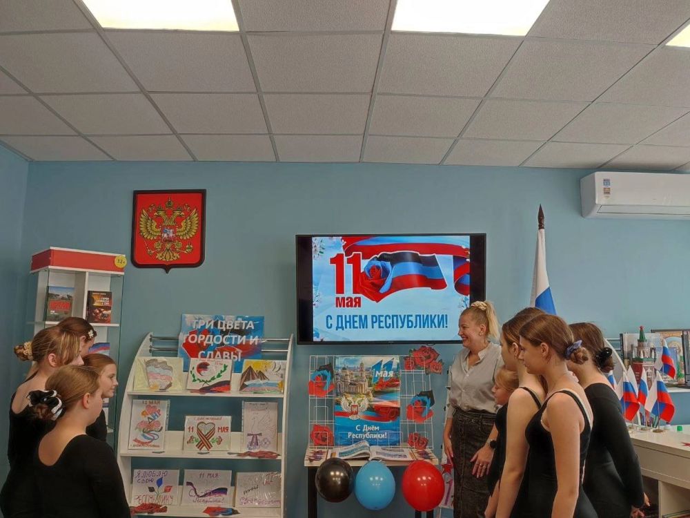 «С Республикой в сердце»-выставка рисунков с таким названием была оформлена в клубе села Бирюки в честь Дня Республики «С Республикой в сердце»-выставка рисунков с таким названием была оформлена в клубе села Бирюки в честь Дня Республики