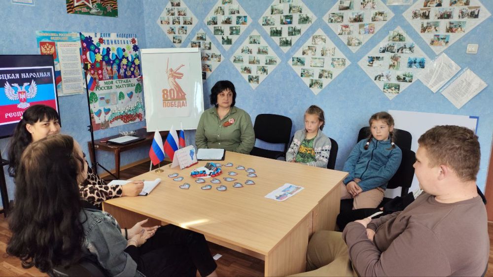 В Новоалексеевке состоялся круглый стол "Страна, в которой мне хотелось бы жить" В Новоалексеевке состоялся круглый стол "Страна, в которой мне хотелось бы жить"