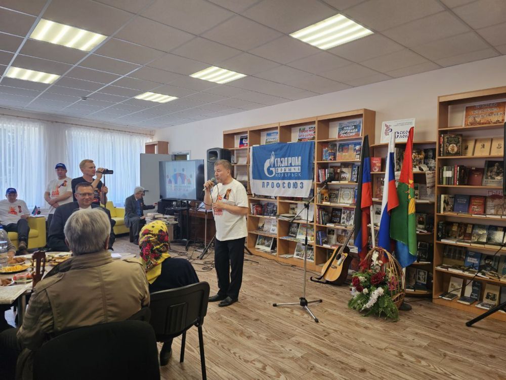 Творчество не знает границ! Несмотря на расстояния, деятели культуры из разных уголков России и ближнего зарубежья объединились в Дебальцево для укрепления культурных связей и интеграции Донбасса в единое культурное... Творчество не знает границ! Несмотря на расстояния, деятели культуры из разных уголков России и ближнего зарубежья объединились в Дебальцево для укрепления культурных связей и интеграции Донбасса в единое культурное...