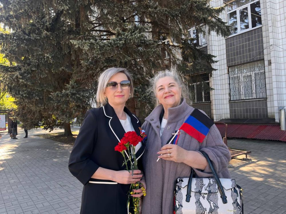 Александр Шатов: В Шахтерске прошла патриотическая акция к 11-летию Донецкой Народной Республики Александр Шатов: В Шахтерске прошла патриотическая акция к 11-летию Донецкой Народной Республики