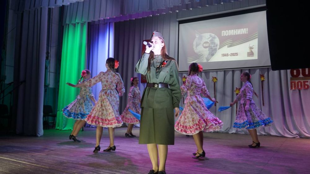 Каждый год в эти майские дни наш народ вспоминает грозные годы Великой Отечественной войны, чтит память павших Каждый год в эти майские дни наш народ вспоминает грозные годы Великой Отечественной войны, чтит память павших
