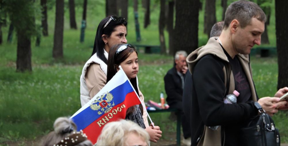 Концерт в парке ко Дню Республики Концерт в парке ко Дню Республики