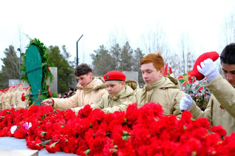 Юнармейцы из Волновахского округа побывали в ЯНАО Юнармейцы из Волновахского округа побывали в ЯНАО