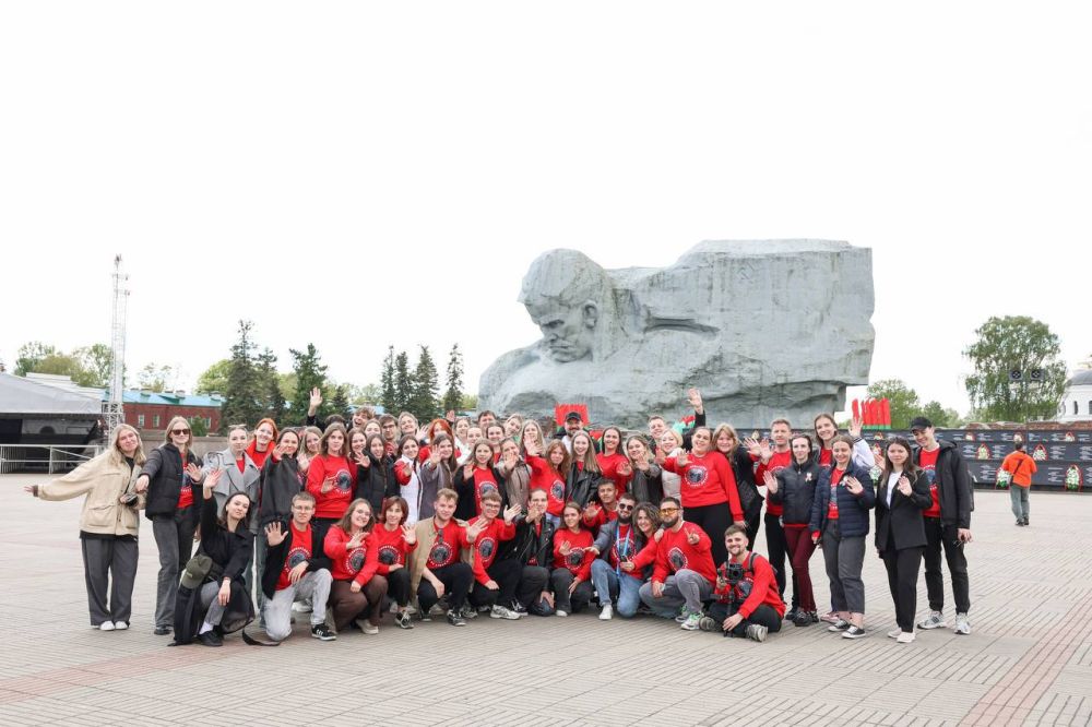 Александр Волошин: #НЕПОКОРЁННЫЕ2025. Брест. Начало белорусского этапа экспедиции Брестская крепость — место, где 22 июня 1941 года началась самая страшная война в истории нашей Родины Александр Волошин: #НЕПОКОРЁННЫЕ2025. Брест. Начало белорусского этапа экспедиции Брестская крепость — место, где 22 июня 1941 года началась самая страшная война в истории нашей Родины