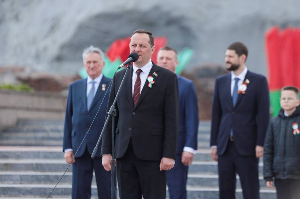 Александр Волошин: #НЕПОКОРЁННЫЕ2025. Брест. Начало белорусского этапа экспедиции Брестская крепость — место, где 22 июня 1941 года началась самая страшная война в истории нашей Родины Александр Волошин: #НЕПОКОРЁННЫЕ2025. Брест. Начало белорусского этапа экспедиции Брестская крепость — место, где 22 июня 1941 года началась самая страшная война в истории нашей Родины