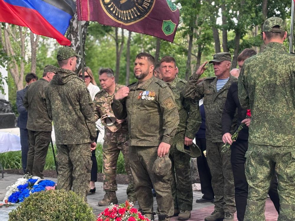 Константин Зинченко: В рамках Года защитника Отечества в Летнем парке открыли памятник Героям специальной военной операции 91 Полка Константин Зинченко: В рамках Года защитника Отечества в Летнем парке открыли памятник Героям специальной военной операции 91 Полка