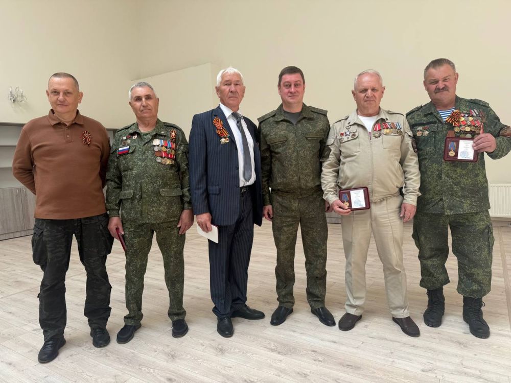 Руководитель регионального следственного управления поздравил ветеранов Афганской войны с Днём Победы