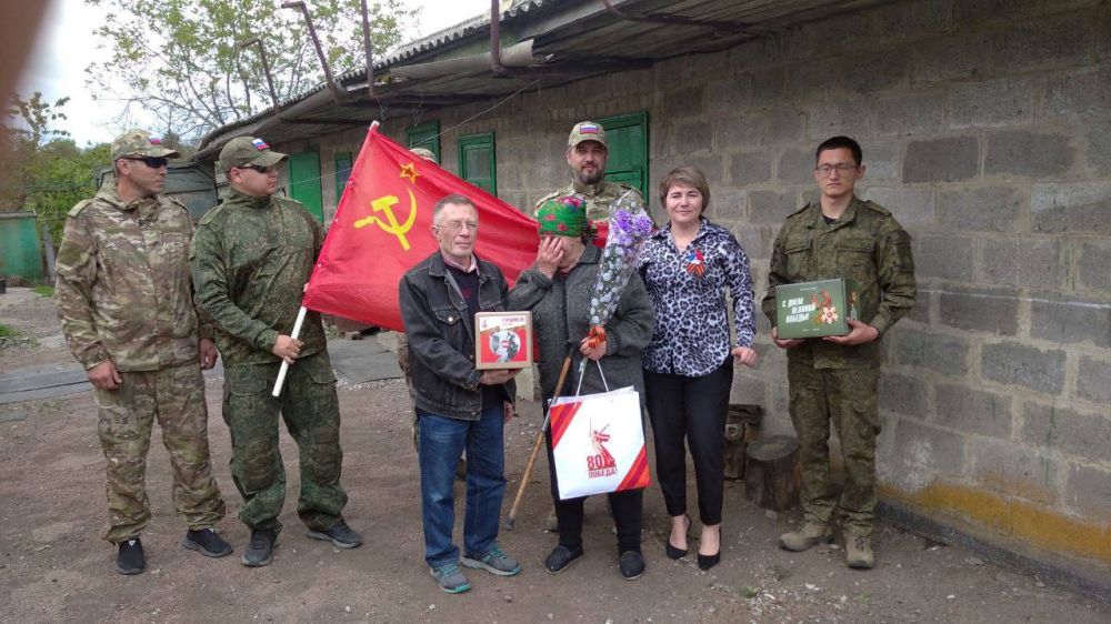 В честь 80-летия Победы в Великой Отечественной войне депутаты Волновахского муниципального совета навестили старшее поколение В честь 80-летия Победы в Великой Отечественной войне депутаты Волновахского муниципального совета навестили старшее поколение