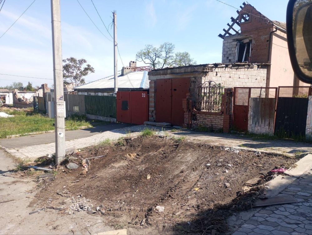 «Коммунальник» на выходных вывез более 280 кубов мусора «Коммунальник» на выходных вывез более 280 кубов мусора