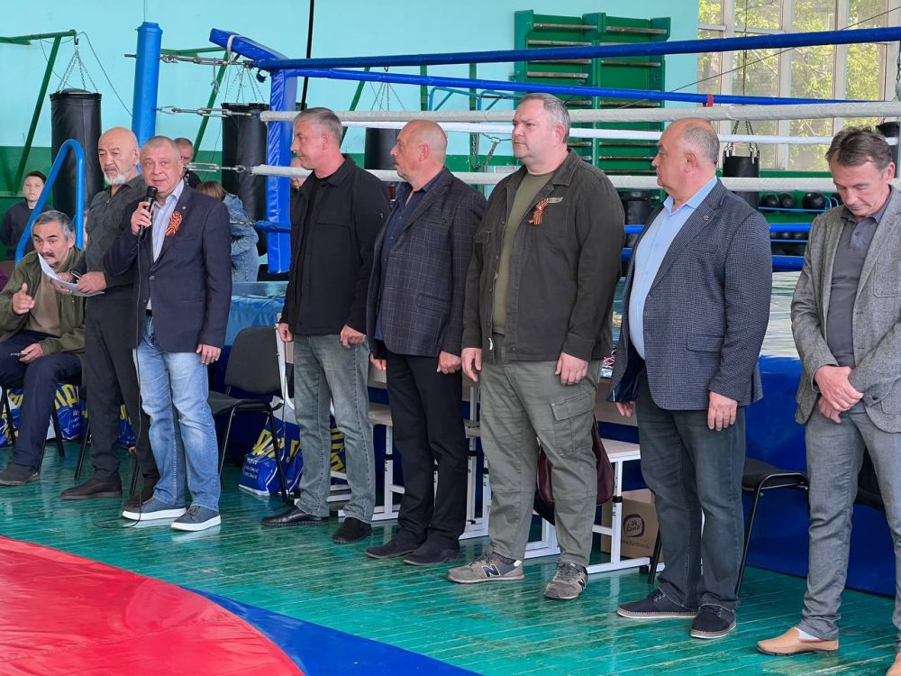 Соревнования по кикбоксингу Соревнования по кикбоксингу