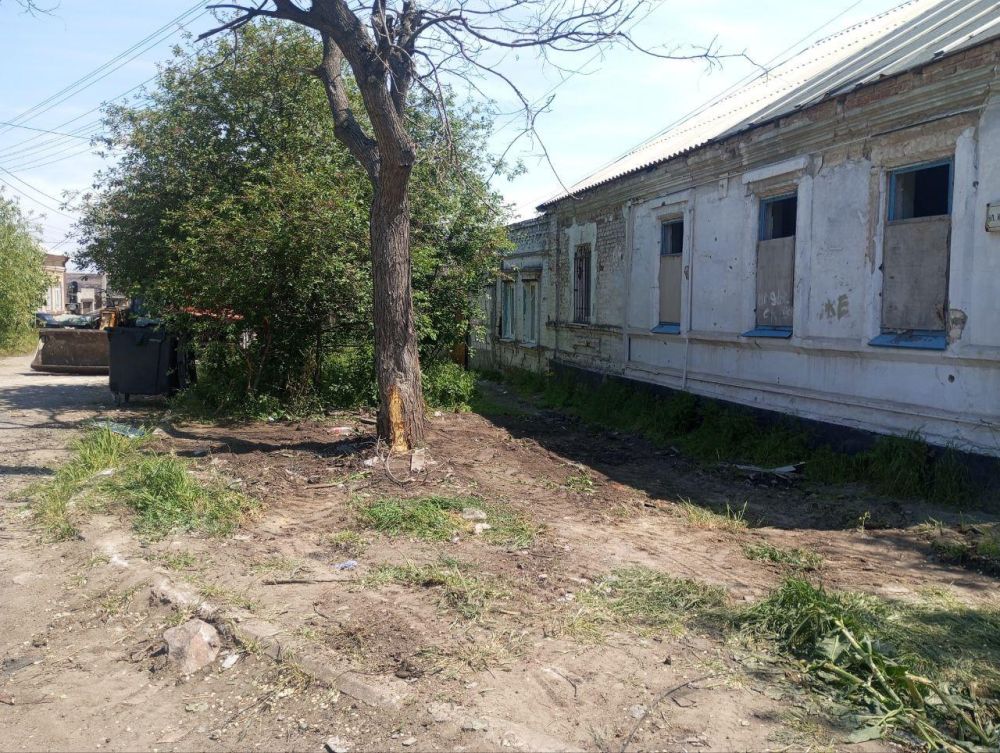 «Коммунальник» на выходных вывез более 280 кубов мусора «Коммунальник» на выходных вывез более 280 кубов мусора