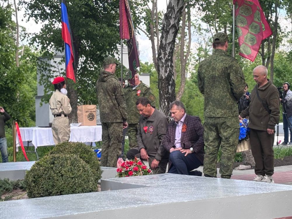 Константин Зинченко: В рамках Года защитника Отечества в Летнем парке открыли памятник Героям специальной военной операции 91 Полка Константин Зинченко: В рамках Года защитника Отечества в Летнем парке открыли памятник Героям специальной военной операции 91 Полка