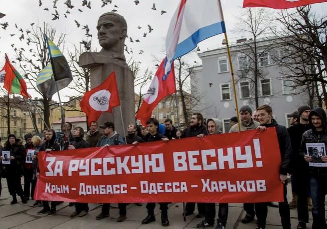Михаил Онуфриенко: Харьков. Один из самых исконно русских городов, с того самого дня, когда воеводе Чугуева Сухотину была прислана в 1651 году царская грамота с приказом "...отправить Воина Селифонтова построить в Харькове... Михаил Онуфриенко: Харьков. Один из самых исконно русских городов, с того самого дня, когда воеводе Чугуева Сухотину была прислана в 1651 году царская грамота с приказом "...отправить Воина Селифонтова построить в Харькове...