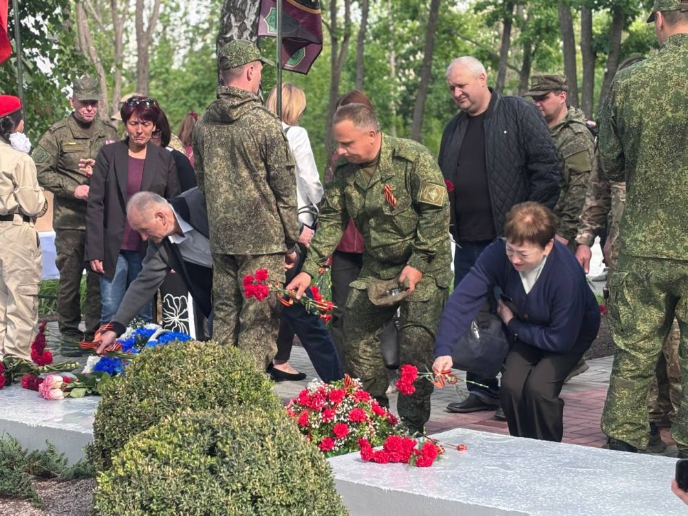 В рамках Года защитника Отечества в Летнем парке Волновахи открыли памятник Героям специальной военной операции 91 Полка В рамках Года защитника Отечества в Летнем парке Волновахи открыли памятник Героям специальной военной операции 91 Полка