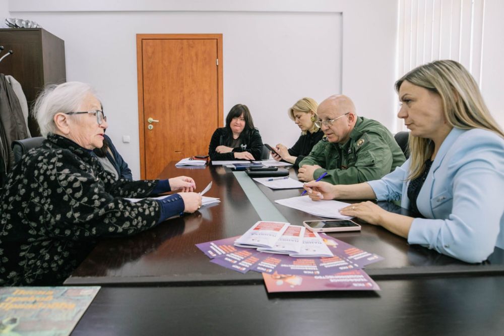 Олег Моргун: С руководителем управы Жовтневого внутригородского района Оксаной Кирьякуловой на личном приеме рассмотрели обращения горожан Олег Моргун: С руководителем управы Жовтневого внутригородского района Оксаной Кирьякуловой на личном приеме рассмотрели обращения горожан