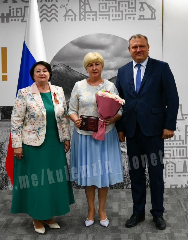 Алексей Кулемзин: Сегодня состоялся рабочий визит в город Донецк сопредседателя Всероссийской ассоциации развития местного самоуправления Галины Данильченко, в ходе которого вместе с главами городов и районов обсудили... Алексей Кулемзин: Сегодня состоялся рабочий визит в город Донецк сопредседателя Всероссийской ассоциации развития местного самоуправления Галины Данильченко, в ходе которого вместе с главами городов и районов обсудили...