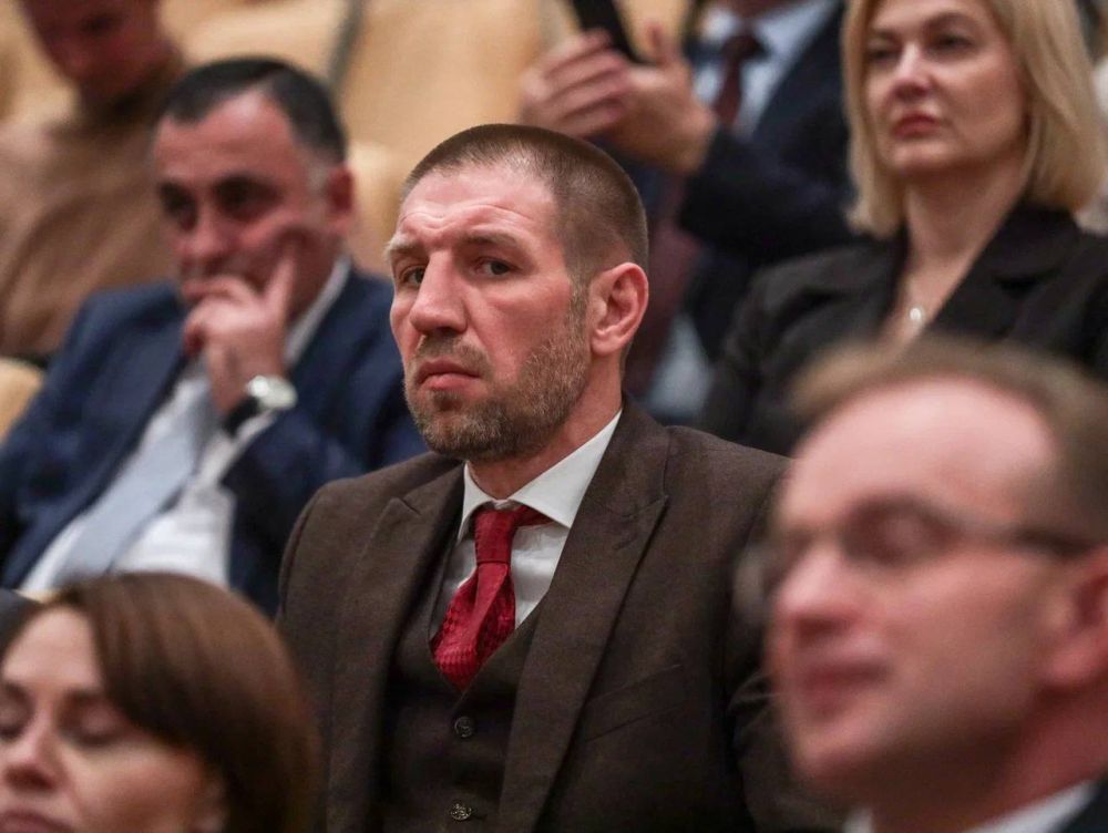 Ольга Казакова: Сегодня в Государственной Думе состоялся показ документального фильма "У края бездны", организованный нашим комитетом по культуре в рамках "Парламентского киноклуба им. Станислава Говорухина" Ольга Казакова: Сегодня в Государственной Думе состоялся показ документального фильма "У края бездны", организованный нашим комитетом по культуре в рамках "Парламентского киноклуба им. Станислава Говорухина"