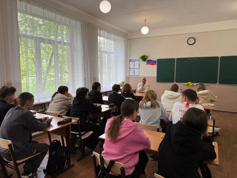 ГосСтарт.Диалог. 14 мая, первый заместитель главы администрации городского округа Иловайск Свердлов Михаил Николаевич провел диалог-встречу с учащимися ГБОУ «СШ№12 им.М Толстых г. о. Иловайск». ГосСтарт открывает новые... ГосСтарт.Диалог. 14 мая, первый заместитель главы администрации городского округа Иловайск Свердлов Михаил Николаевич провел диалог-встречу с учащимися ГБОУ «СШ№12 им.М Толстых г. о. Иловайск». ГосСтарт открывает новые...