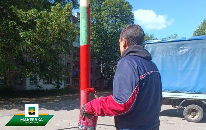 Сотрудниками МУП АГМ «Перспектива» выполнены работы: по сбору летучего мусора и очистке урн, по уборке тротуаров и дорог, по ул. Московской, Донецкой, Чубаря, Свободы, Ермощенко, Победы, Бестужева, Кирова, Ленина, Ярошенко... Сотрудниками МУП АГМ «Перспектива» выполнены работы: по сбору летучего мусора и очистке урн, по уборке тротуаров и дорог, по ул. Московской, Донецкой, Чубаря, Свободы, Ермощенко, Победы, Бестужева, Кирова, Ленина, Ярошенко...