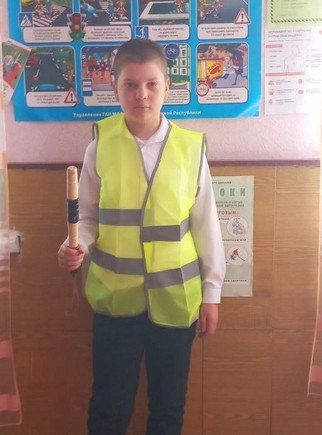 В школах Снежного прошли беседы по безопасности на дорогах и нормам поведения в онлайн-пространстве В школах Снежного прошли беседы по безопасности на дорогах и нормам поведения в онлайн-пространстве